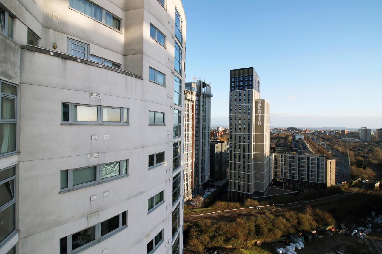 The Skyline - Luxury City Centre Flat With Designated Parking Cardiff Zewnętrze zdjęcie