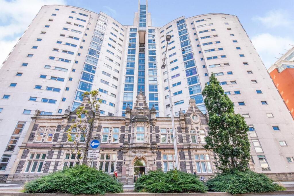 The Skyline - Luxury City Centre Flat With Designated Parking Cardiff Zewnętrze zdjęcie
